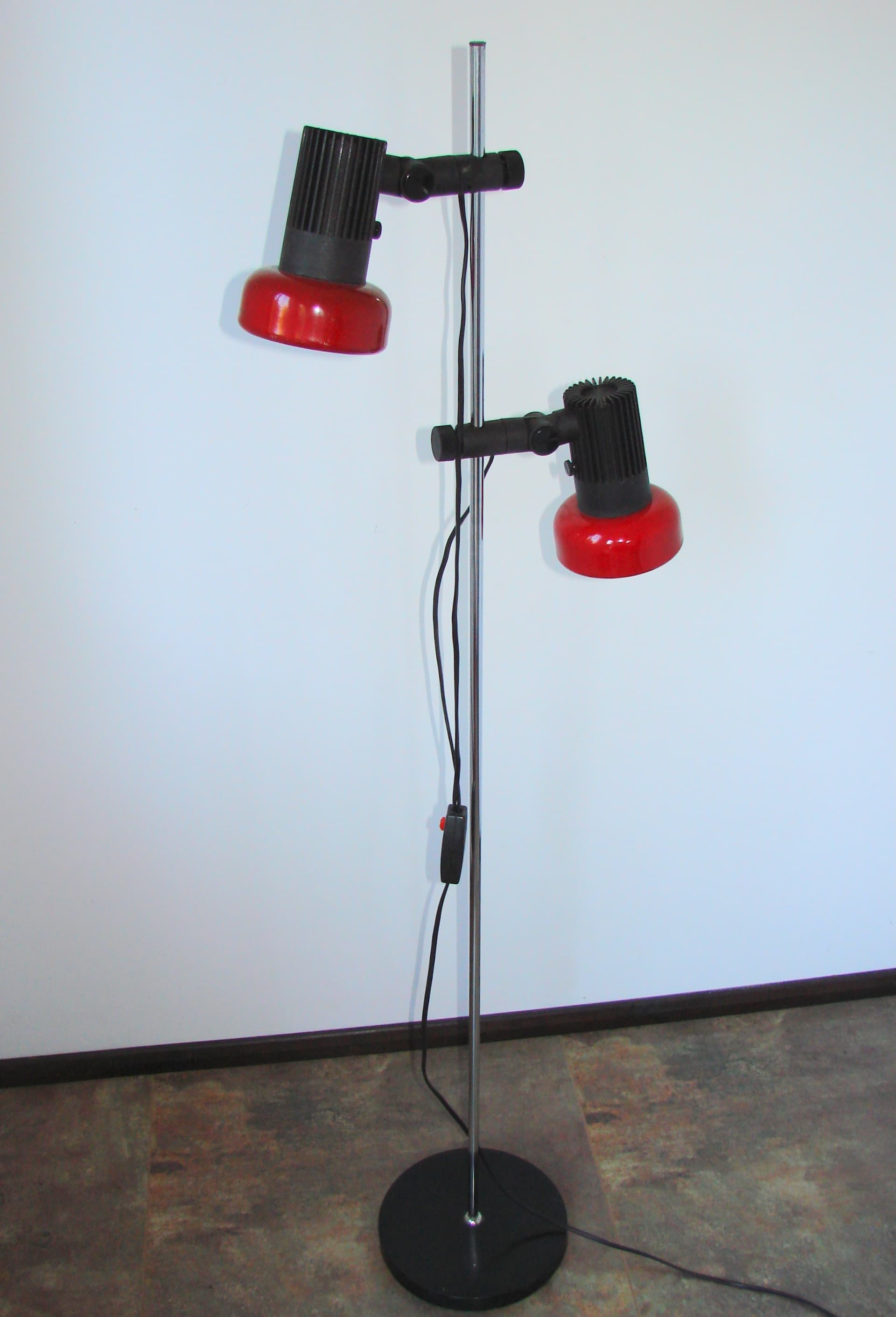Floor lamp, red metal, silver chrome, 1970s - 326648
