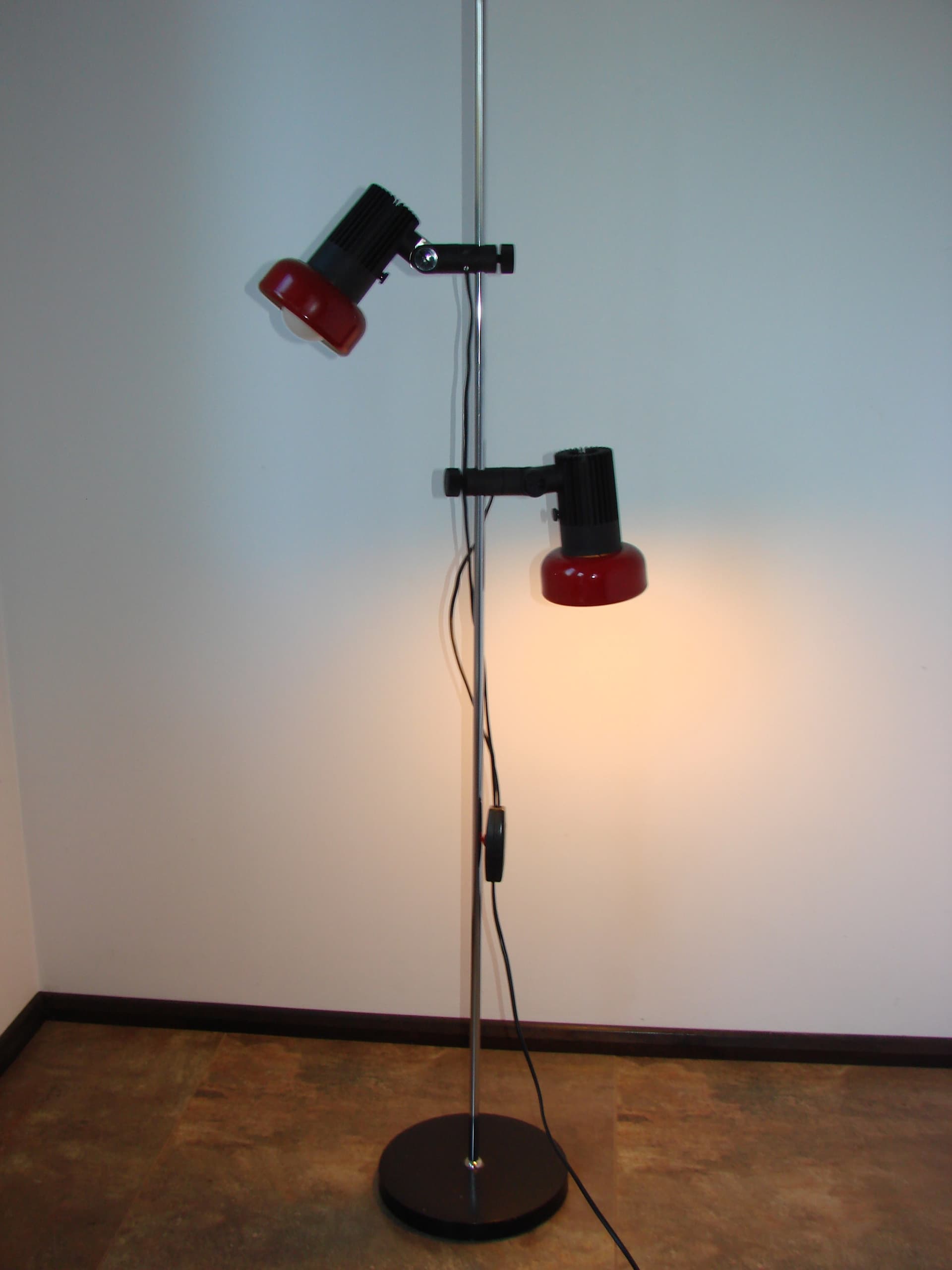 Floor lamp, red metal, silver chrome, 1970s - 326654