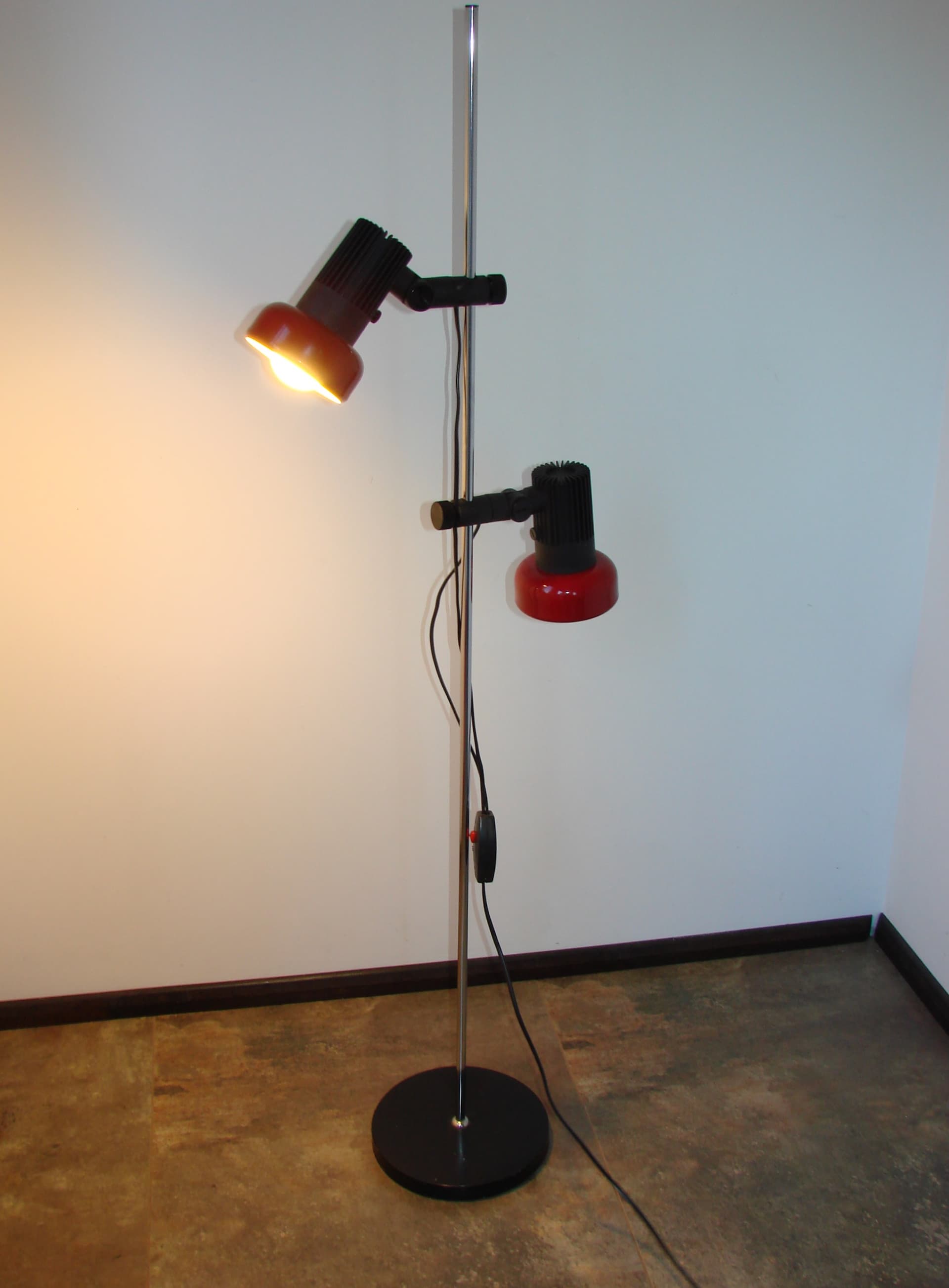 Floor lamp, red metal, silver chrome, 1970s - 326653