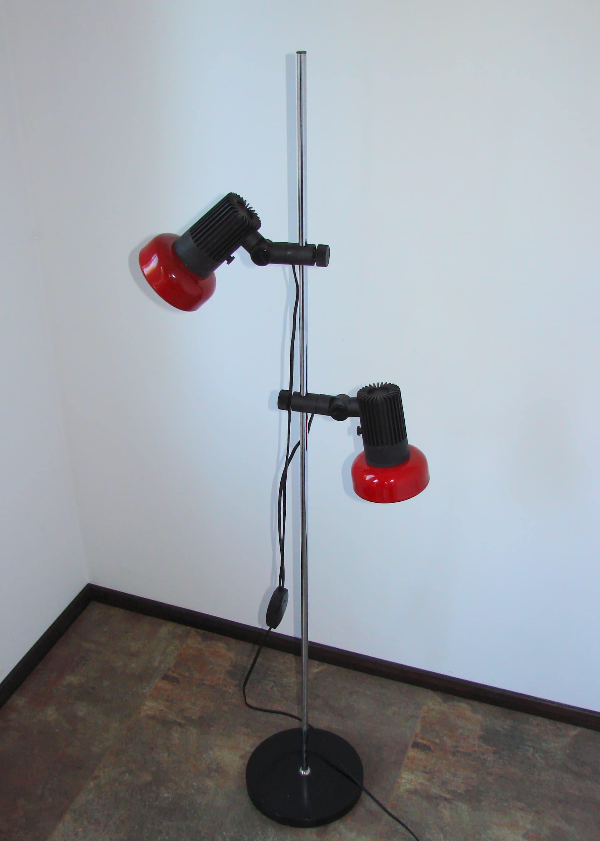 Floor lamp, red metal, silver chrome, 1970s - 326649