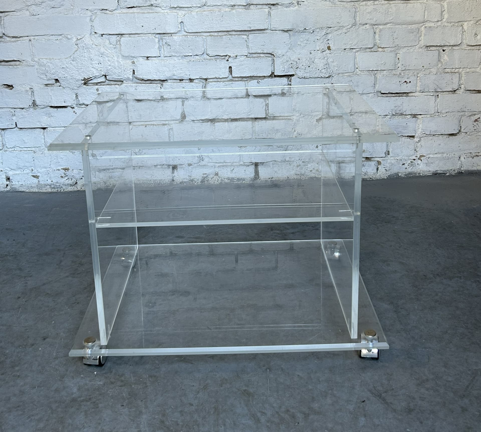 Mobile side table, transparent acrylic, metal, 1970s - 326656