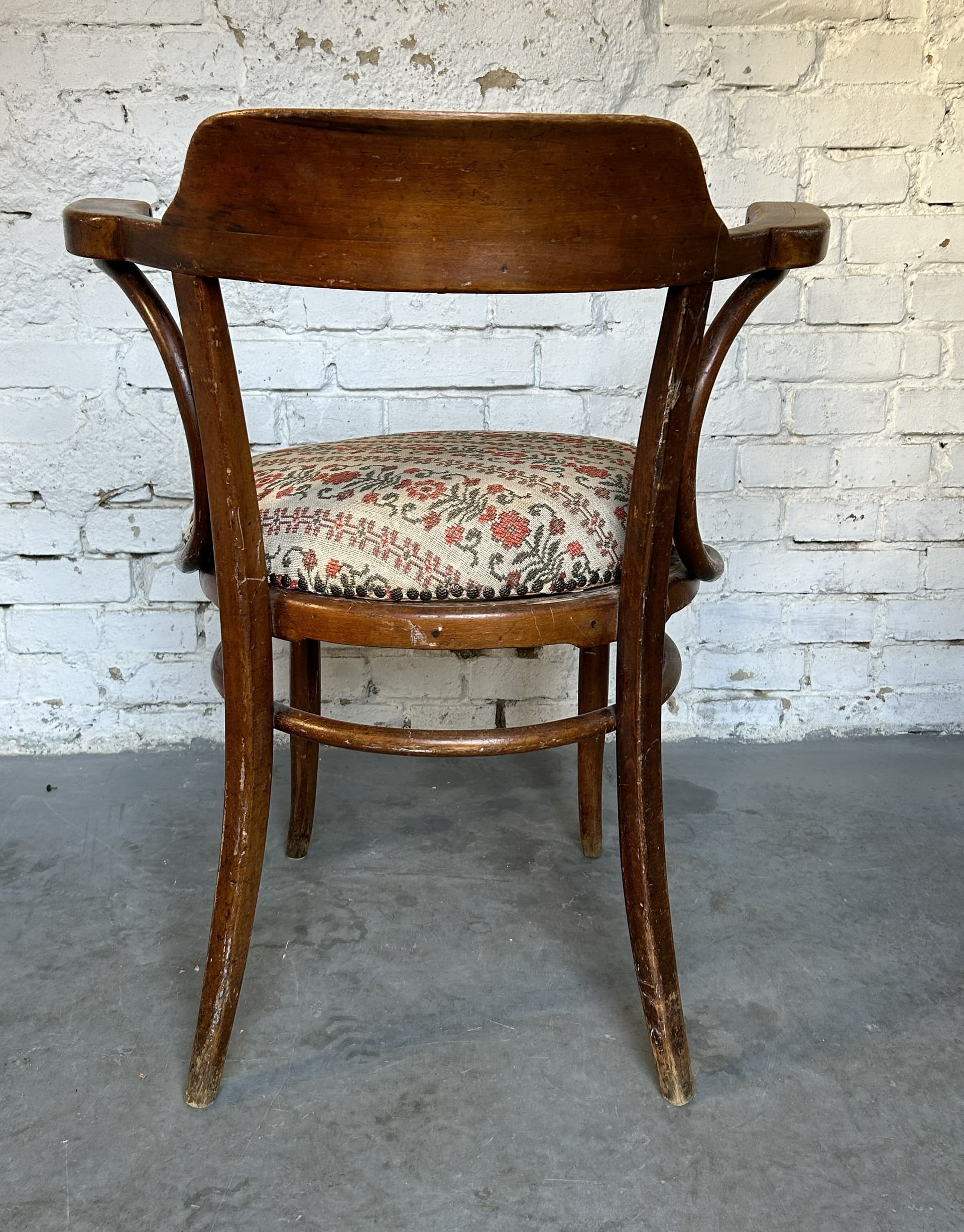 Bentwood chair, brown beech, attrib. to M. Thonet, early 20th c. - 326686
