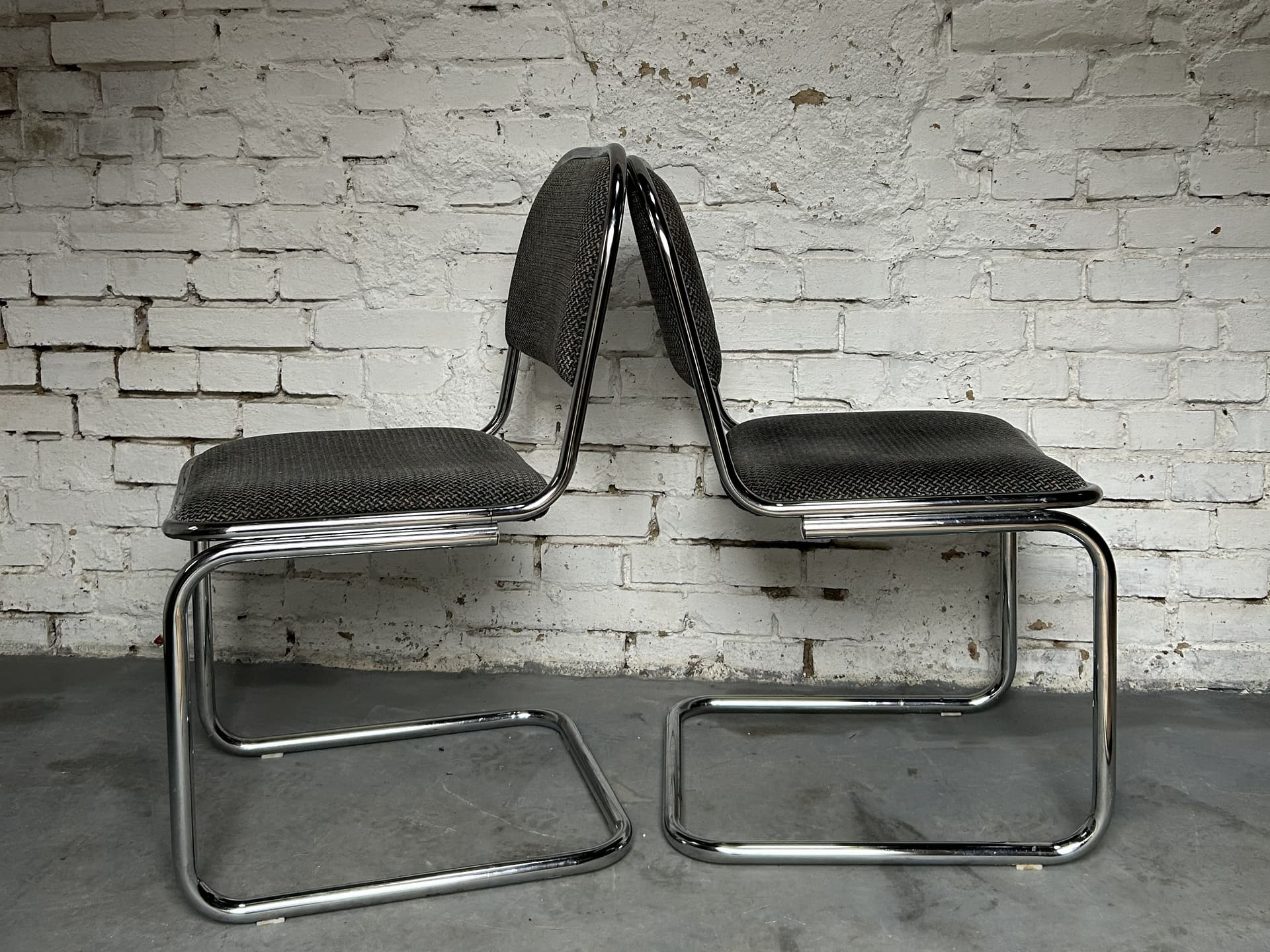 Para krzeseł cantilever Bauhaus, ciemnoszary, chrom, lata 70. - 326749