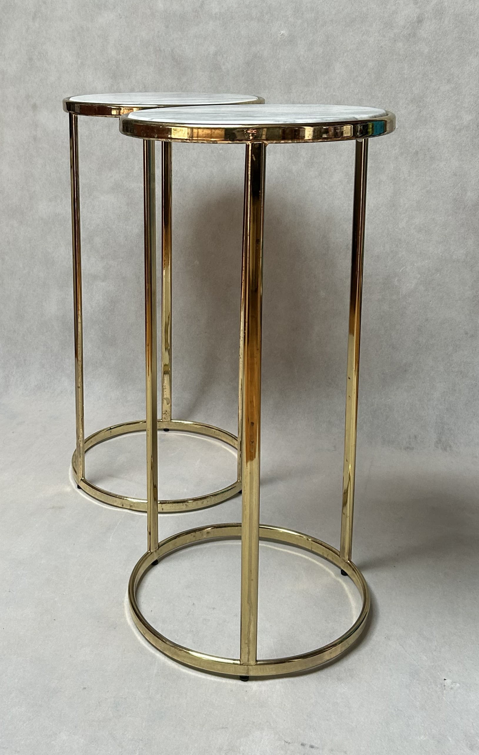Stolik pomocniczy Glam, marmur biały szary, metal złoty - 326761
