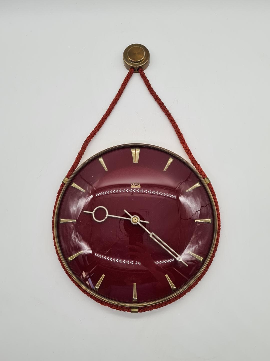 Wall Clock, Space Age, red acrylic, gold metal, East Germany, 1970s. - 326871
