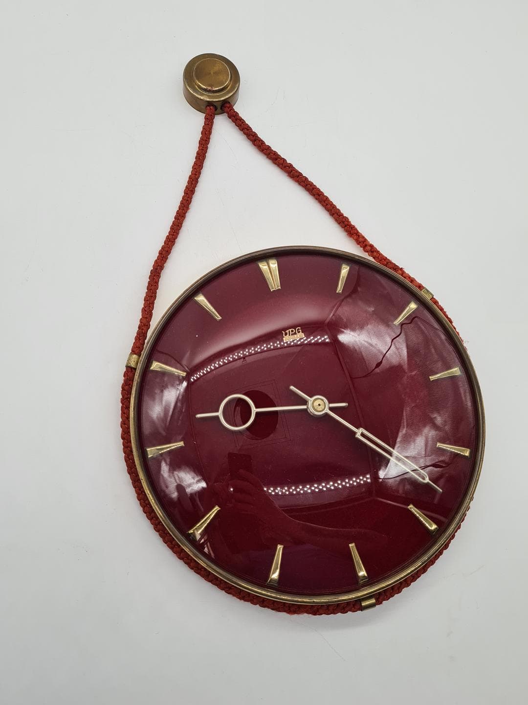 Wall Clock, Space Age, red acrylic, gold metal, East Germany, 1970s. - 326875