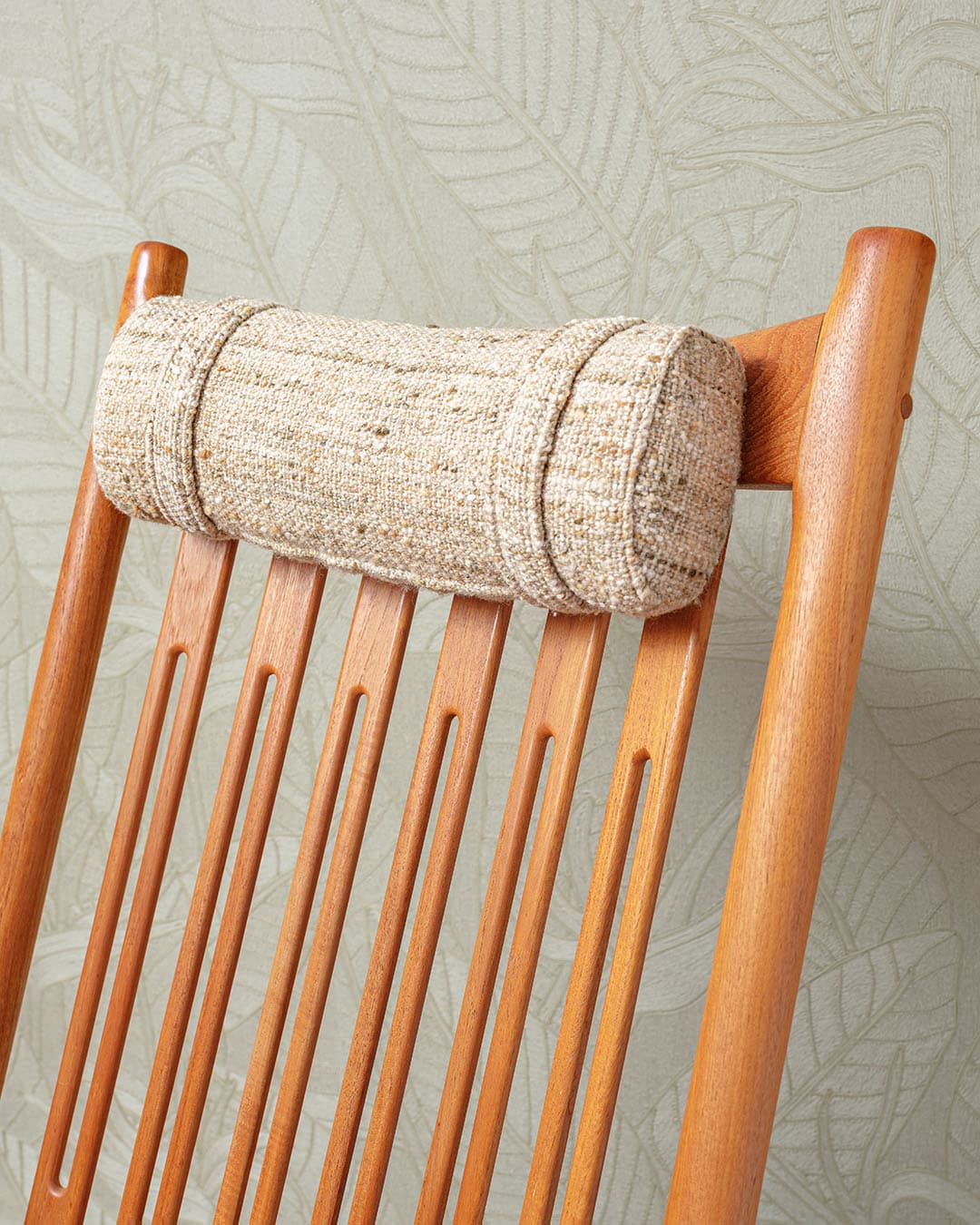 Fotel bujany, teak, tkanina beżowa, proj. H. Olsen, Juul Kristensen, Dania, lata 60. - 327048