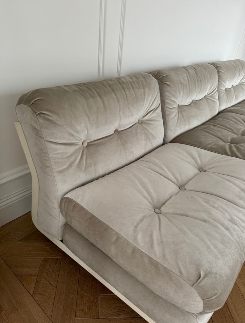 Fotel Amanta, velvet beżowy, włókno szklane białe, proj. M. Bellini, B&B Italia, Włochy, lata 70. - 327069