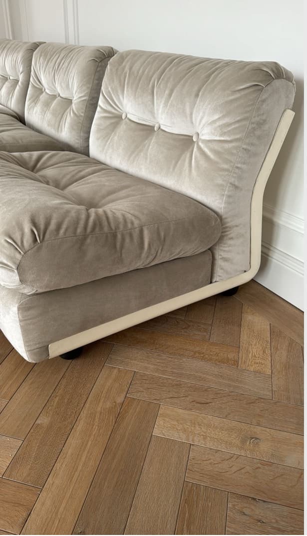 Fotel Amanta, velvet beżowy, włókno szklane białe, proj. M. Bellini, B&B Italia, Włochy, lata 70. - 327071