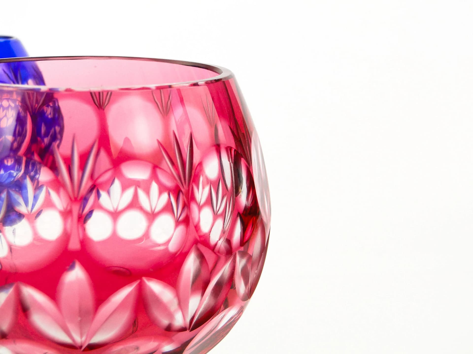 Czerwony kryształowy kielich do wina, art déco, Austria, lata 30. - 24500