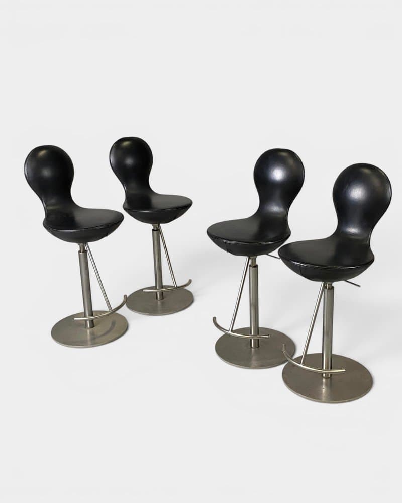 Zestaw czterech hokerów Eight, skóra czarna, stal nierdzewna, proj. O. Eldrøy, Varier Furniture, Norwegia, lata 80. - 327273
