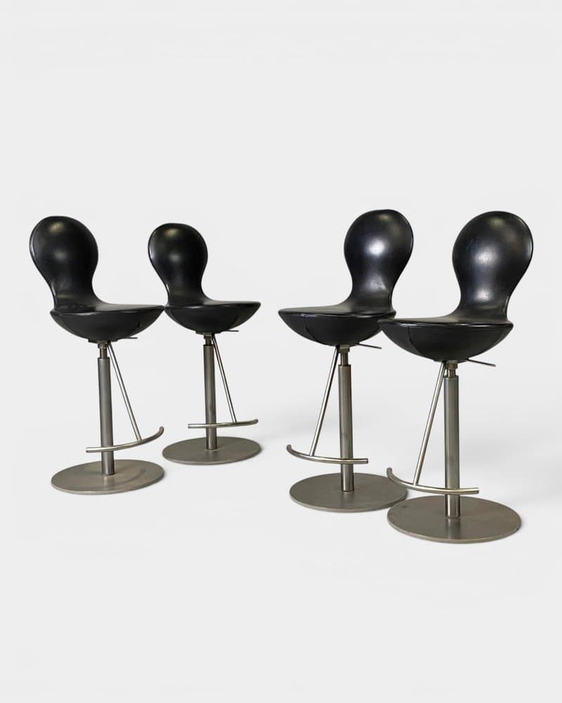 Zestaw czterech hokerów Eight, skóra czarna, stal nierdzewna, proj. O. Eldrøy, Varier Furniture, Norwegia, lata 80. - 327269