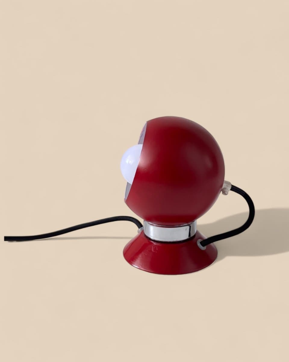 Lampa stołowa Magnetic Ball, czerwony, metal chrom, proj. B. Frandsen, Dania, lata 60. - 327209