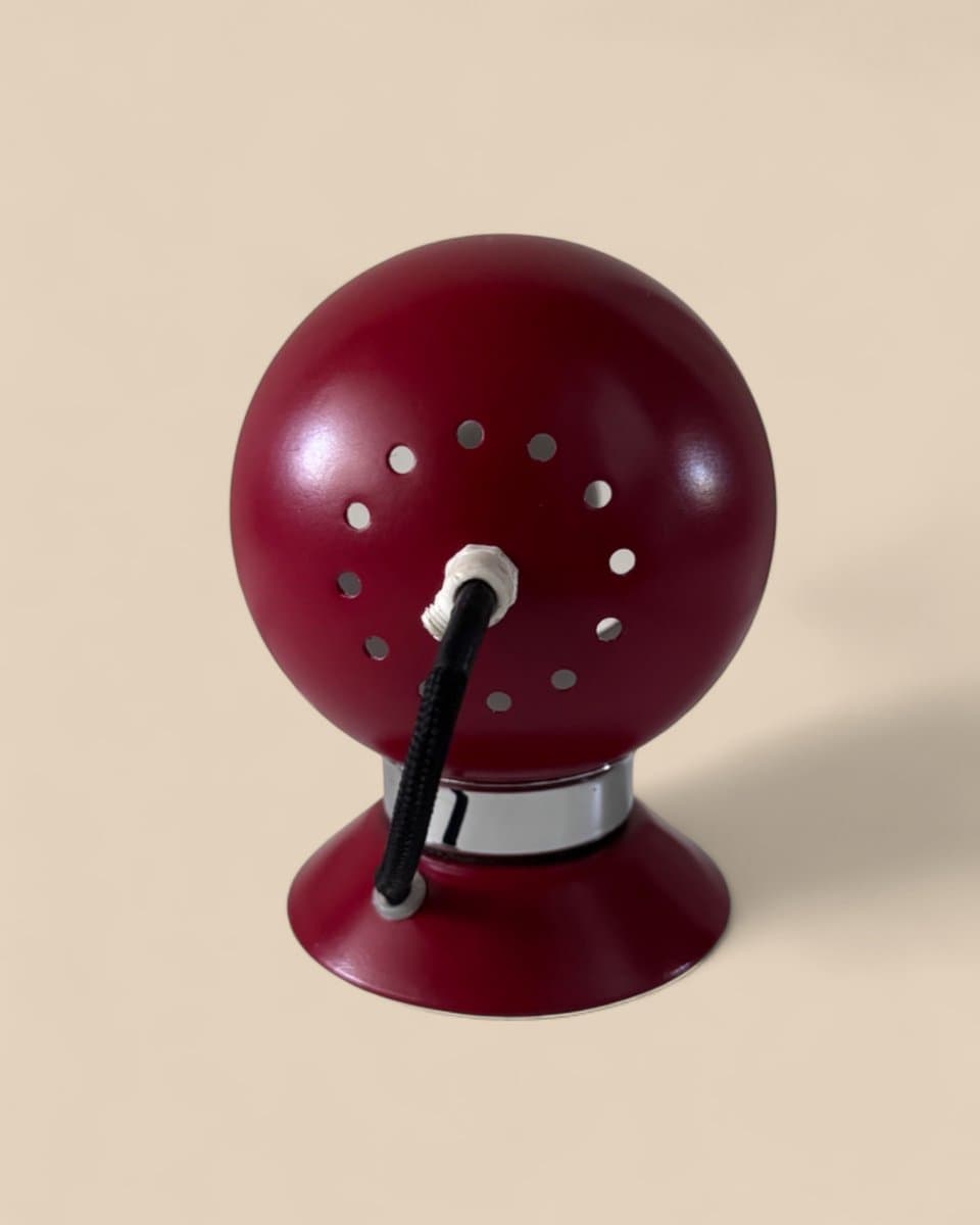 Lampa stołowa Magnetic Ball, czerwony, metal chrom, proj. B. Frandsen, Dania, lata 60. - 327207