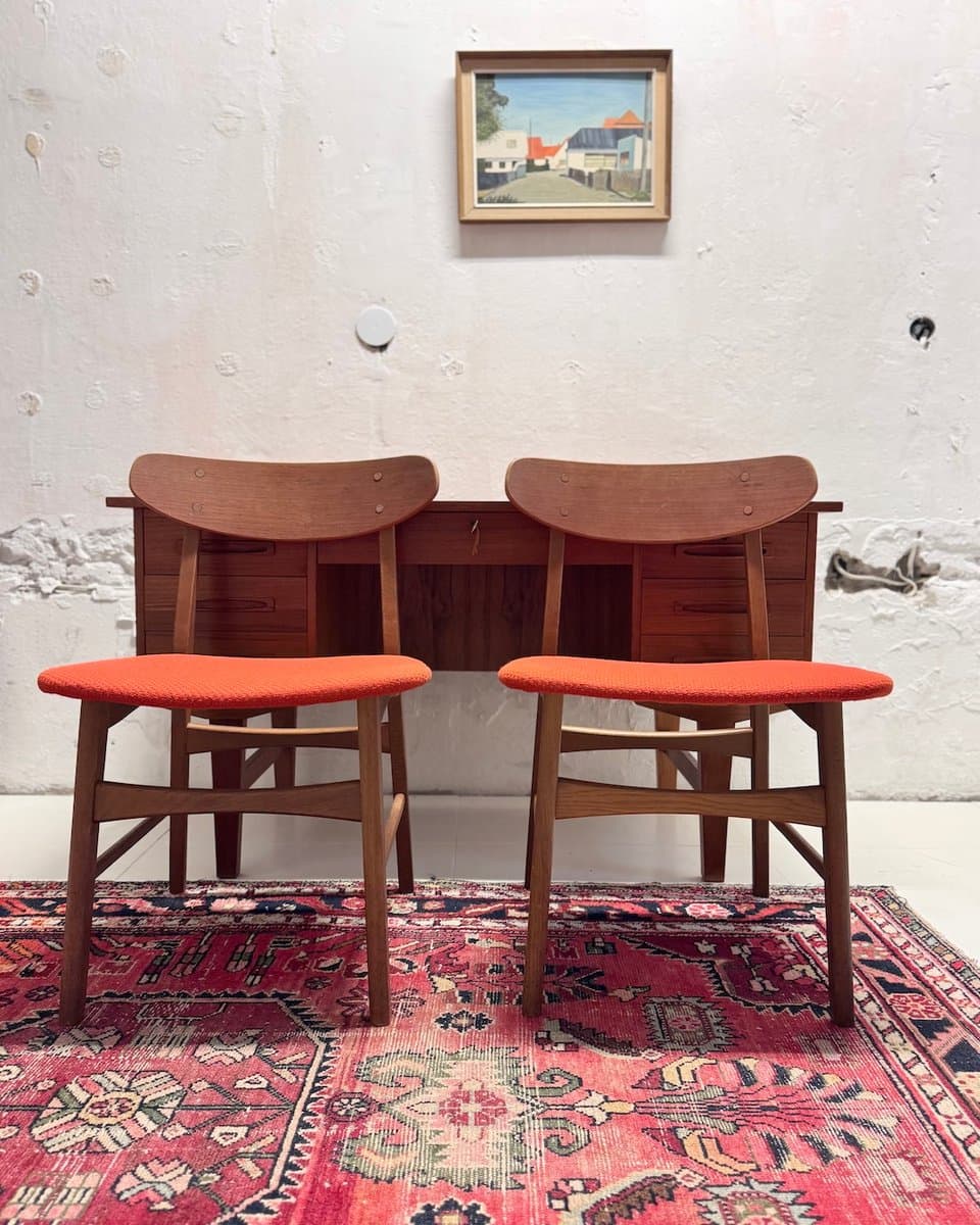 Zestaw dwóch krzeseł, teak brązowy, tkanina pomarańczowa, Dania, lata 60. - 327367
