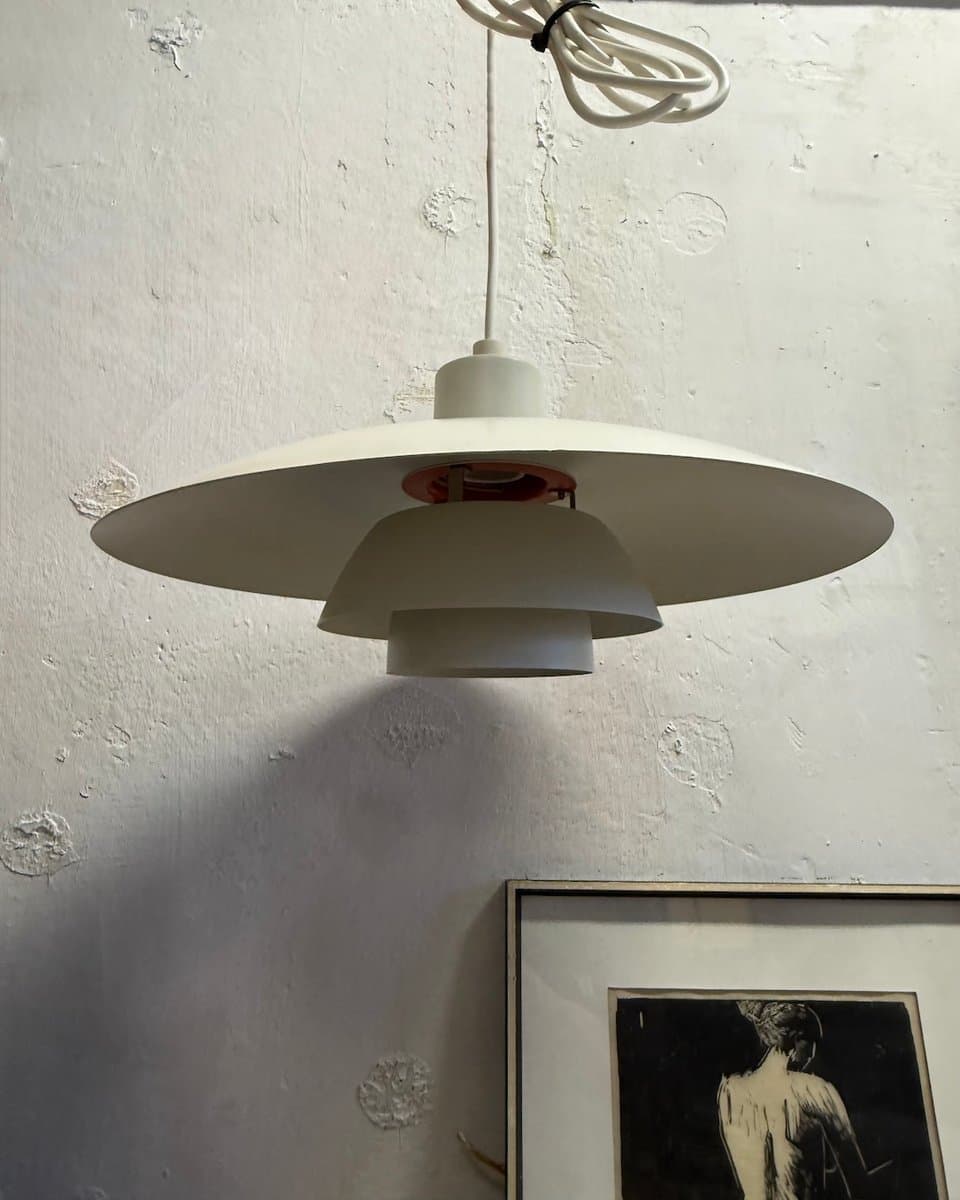 Lampa wisząca PH 4/3, metal biały czerwony, proj. P. Henningsen, Louis Poulsen, Dania, lata 60. - 327332