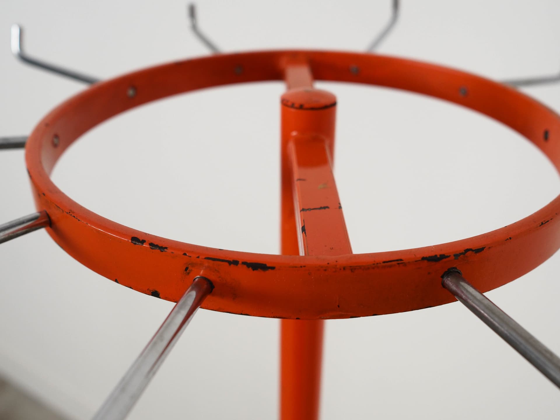 Rotary Standing Coat Rack, red, metal, Denmark, 1970s. - 327460