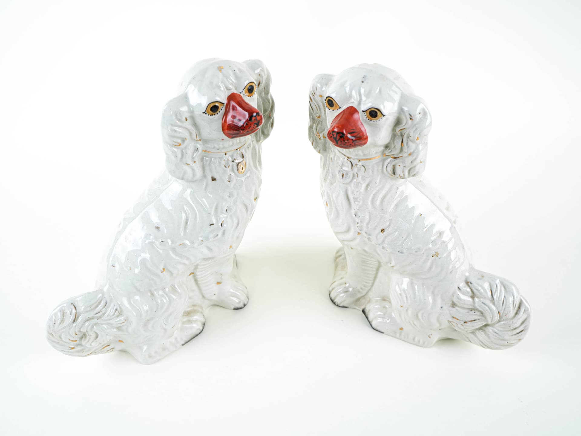 Pair of Staffordshire figurines, white red gold ceramic, United Kingdom, 19th c. - 327726