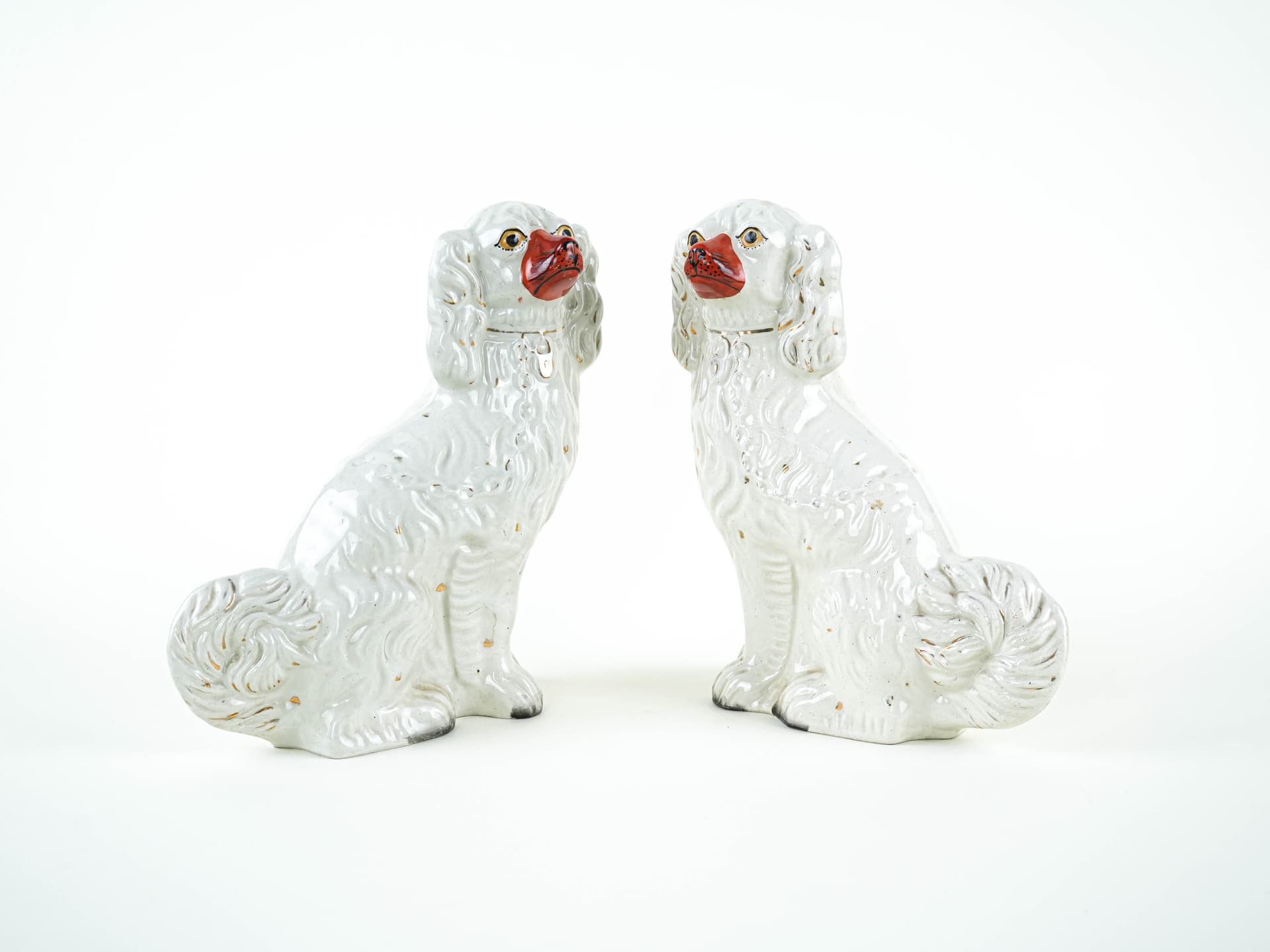 Pair of Staffordshire figurines, white red gold ceramic, United Kingdom, 19th c. - 327720