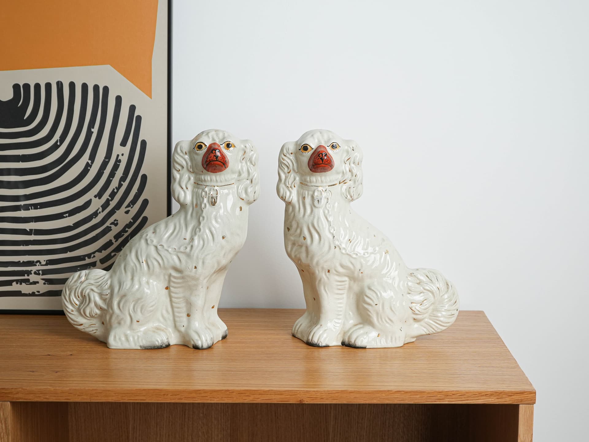 Pair of Staffordshire figurines, white red gold ceramic, United Kingdom, 19th c. - 327724