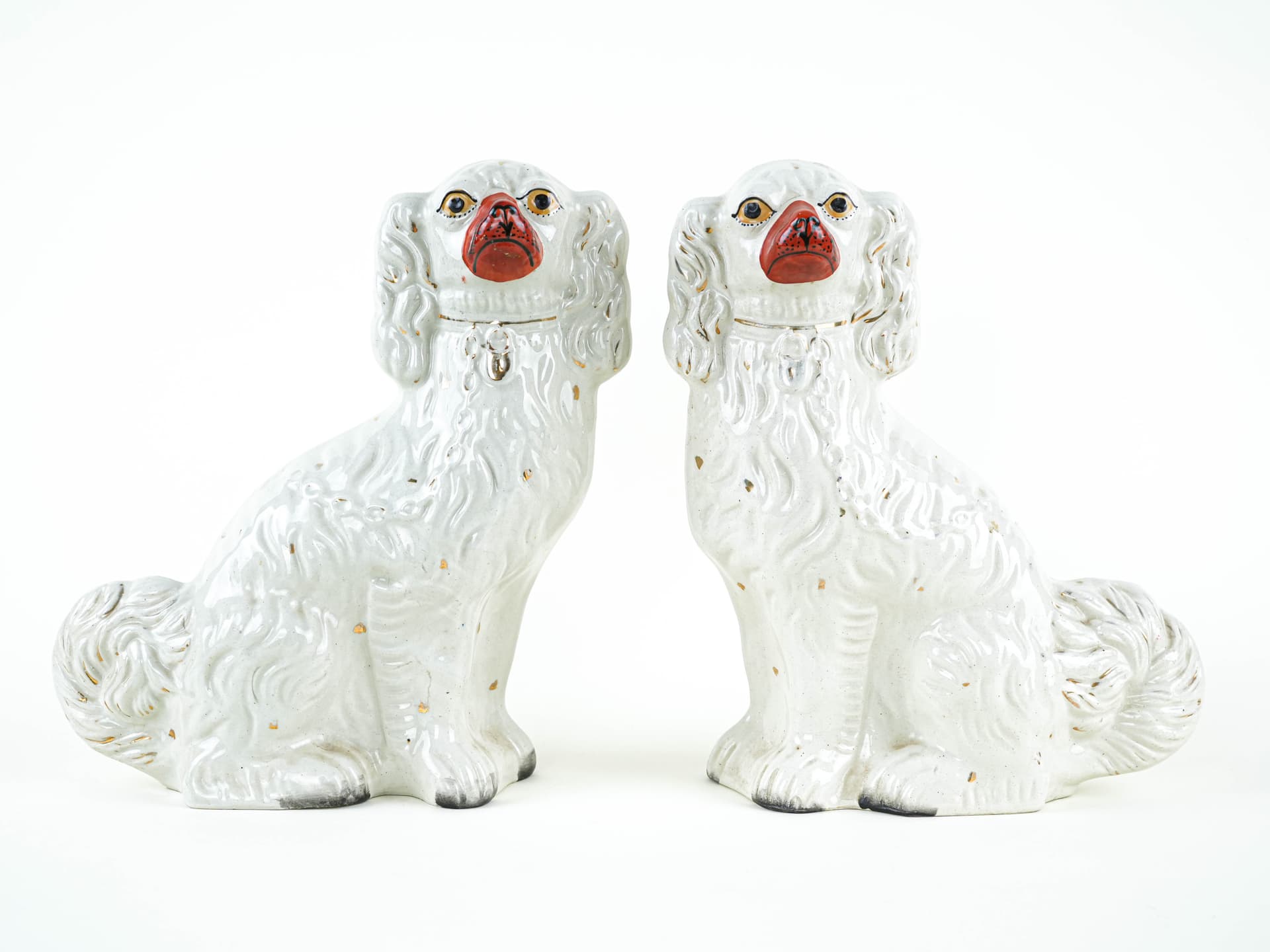 Pair of Staffordshire figurines, white red gold ceramic, United Kingdom, 19th c. - 327718