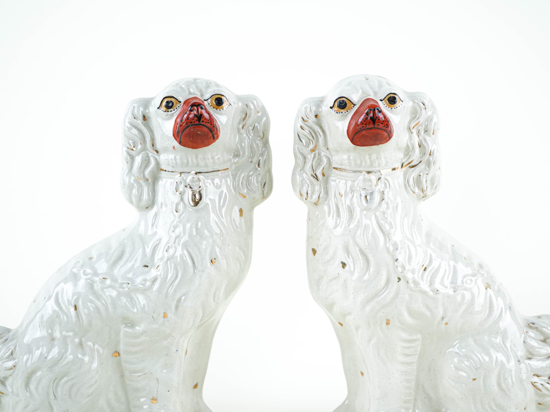 Pair of Staffordshire figurines, white red gold ceramic, United Kingdom, 19th c. - 327717