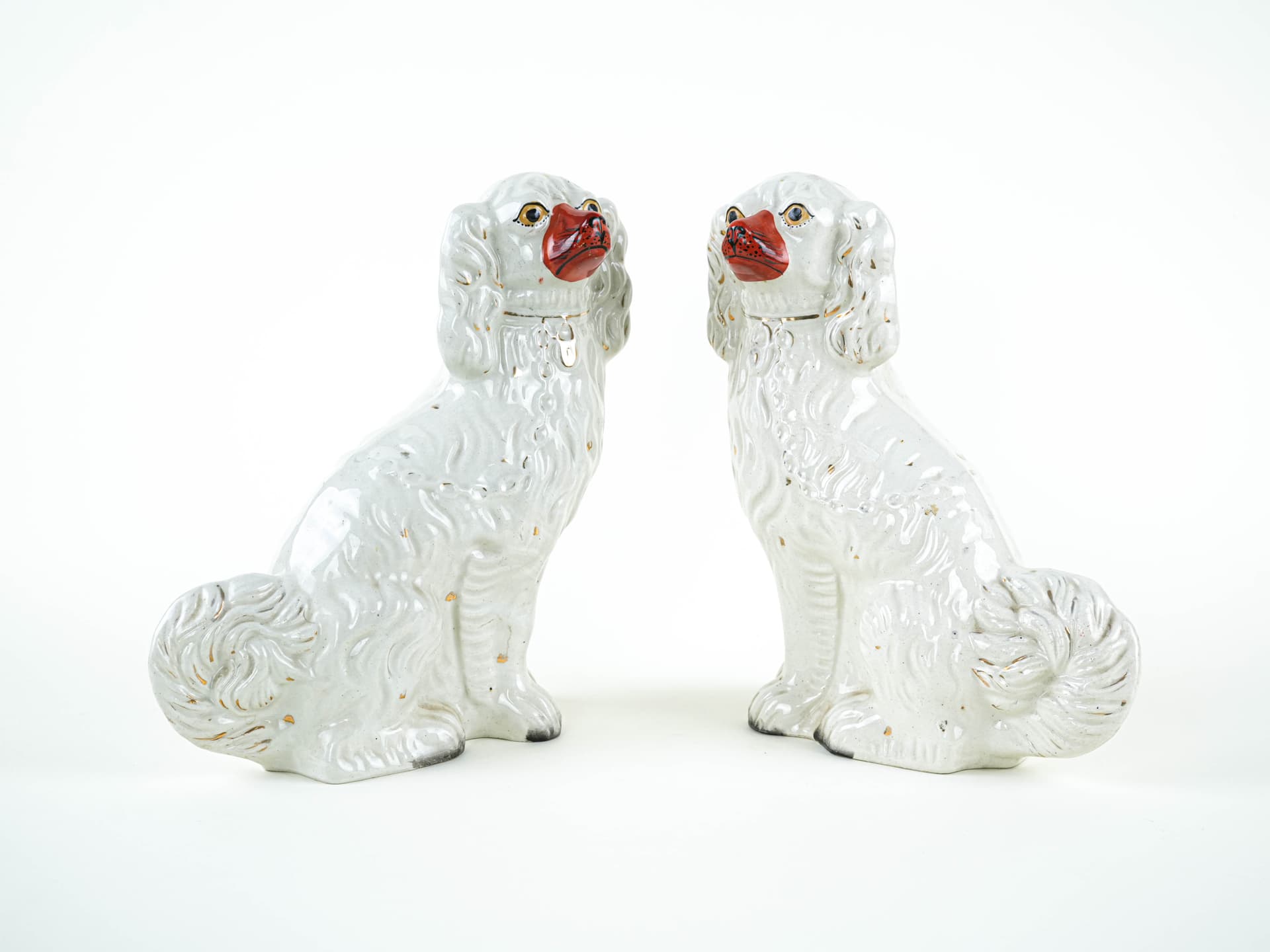Pair of Staffordshire figurines, white red gold ceramic, United Kingdom, 19th c. - 327723