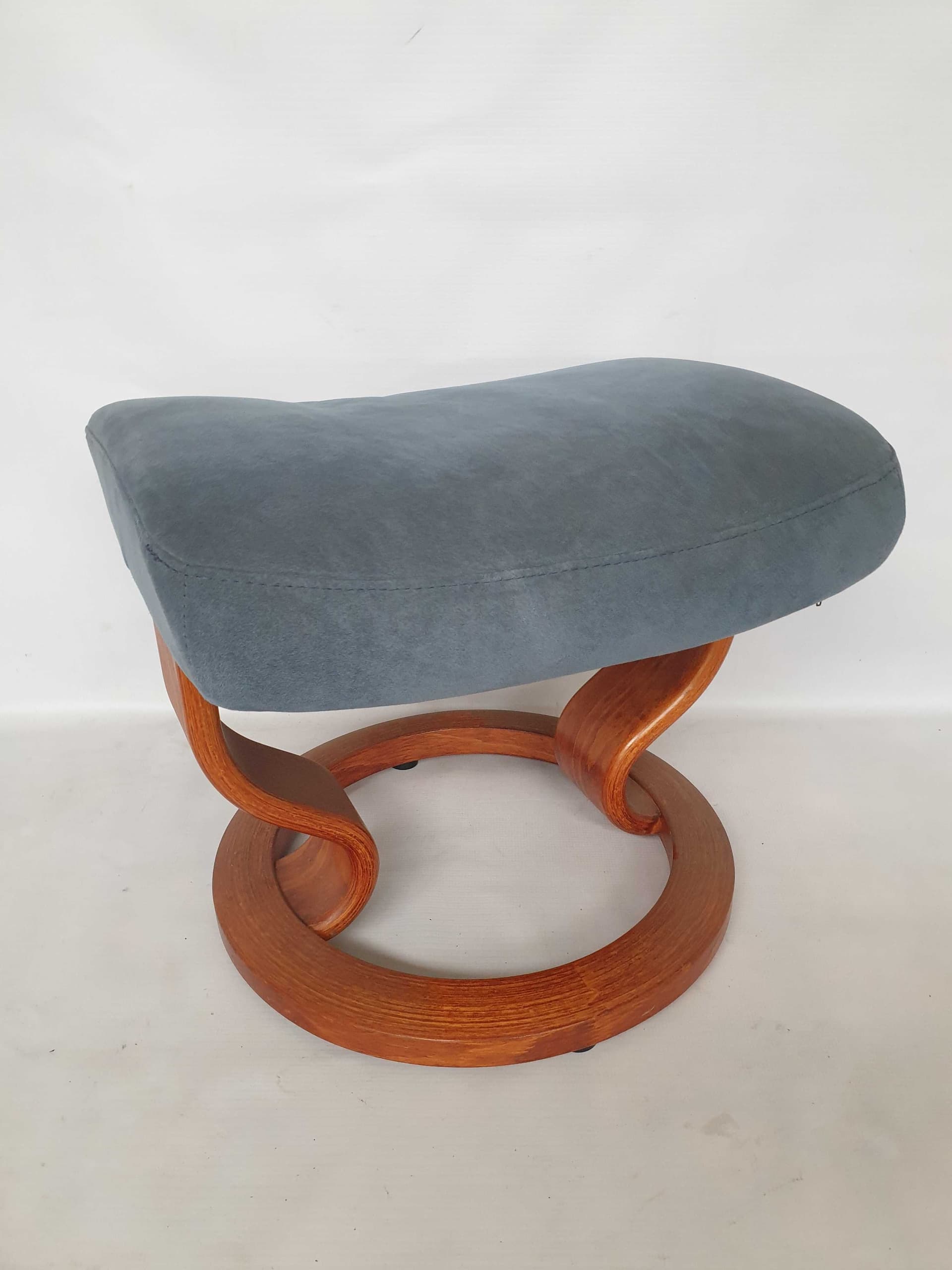 Ottoman footstool, blue-grey velvet, brown wood, Norway, 1980s. - 327756