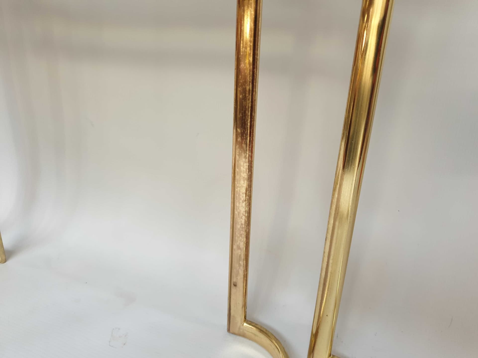 Side Table Hollywood Regency, gold brass, transparent glass, 1970s. - 328213