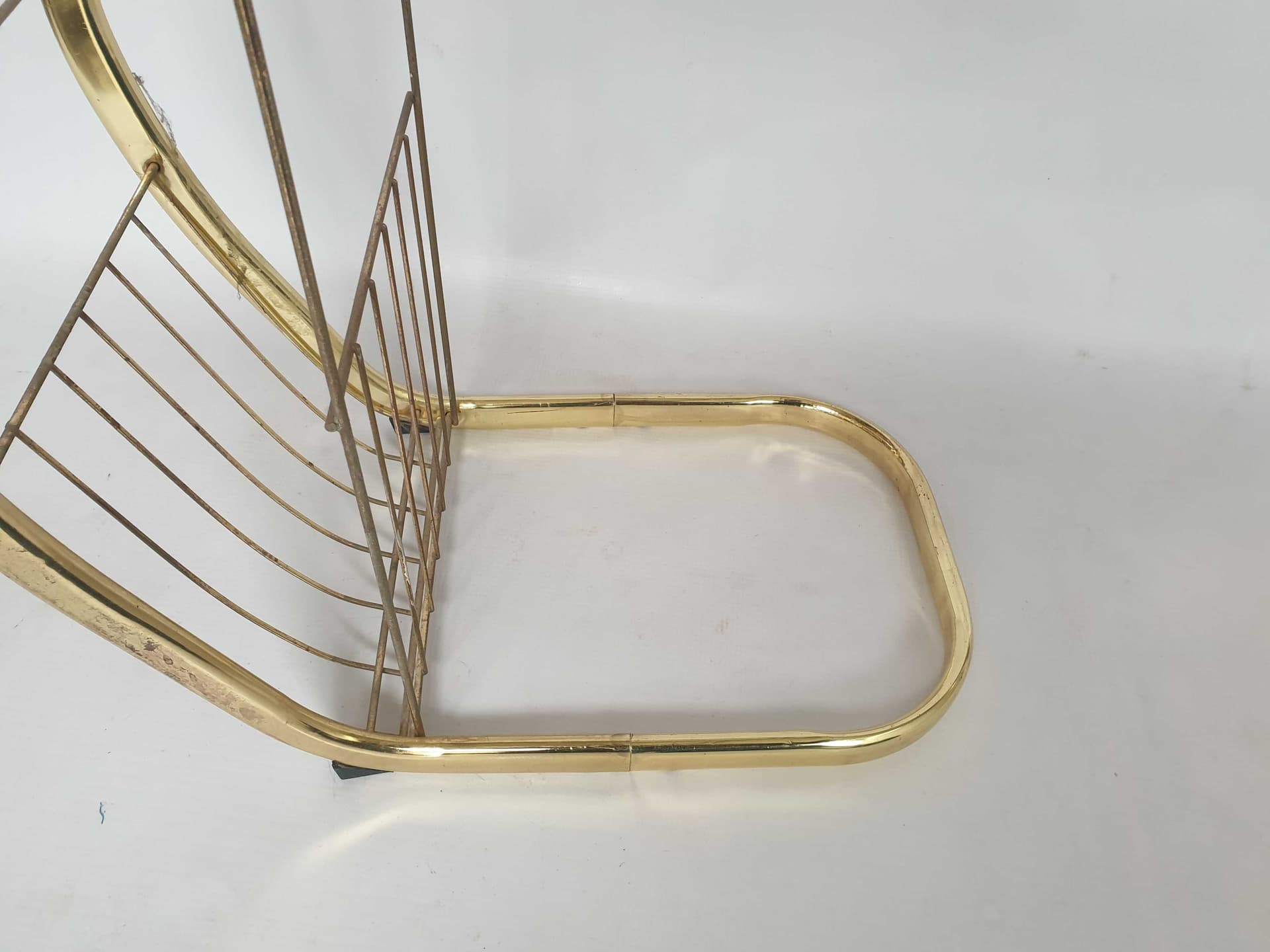 Side table with magazine rack, gold brass, transparent glass, 1970s - 328195