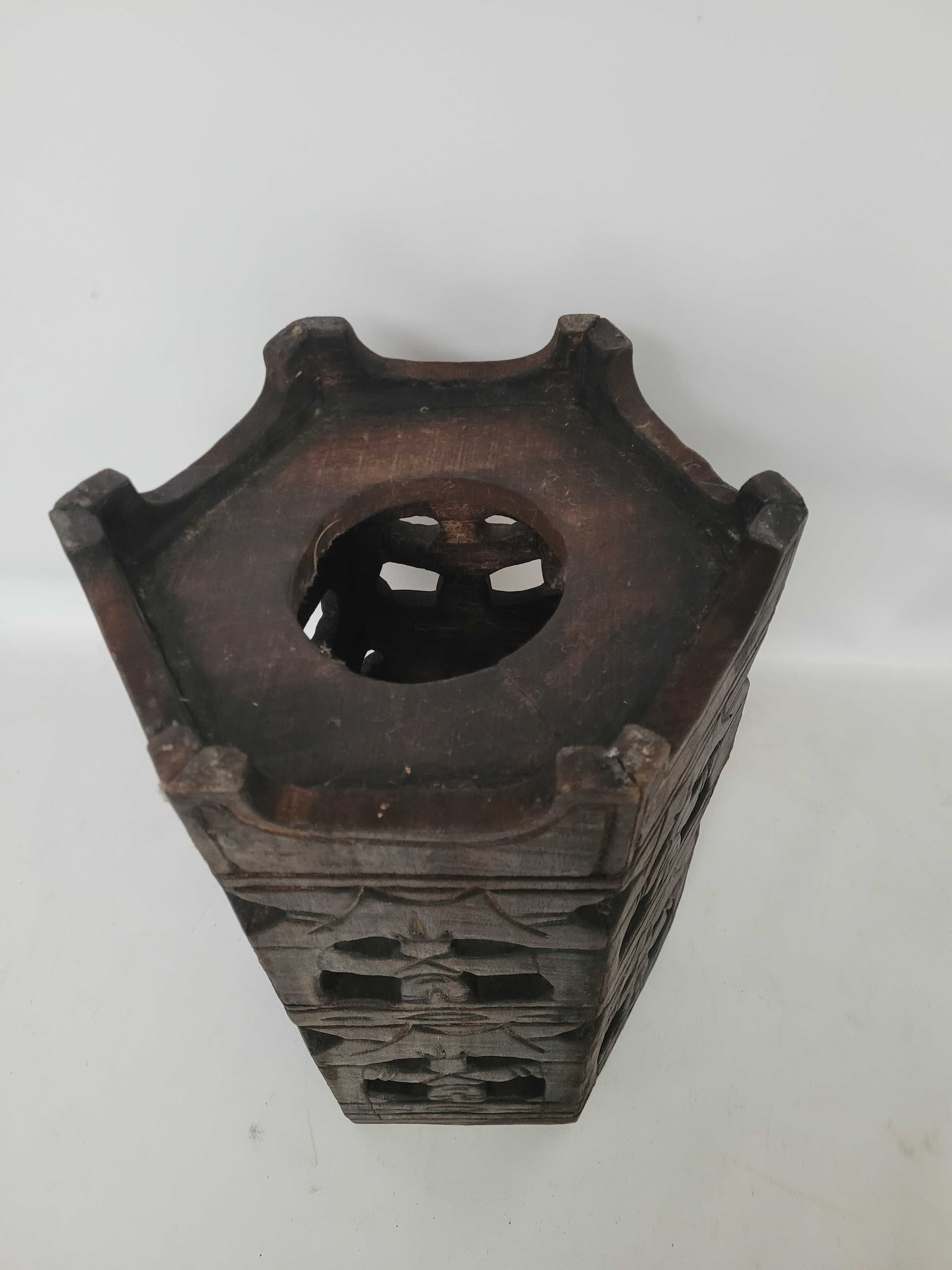 Carved plant stand table, brown wood, 1970s. - 328407