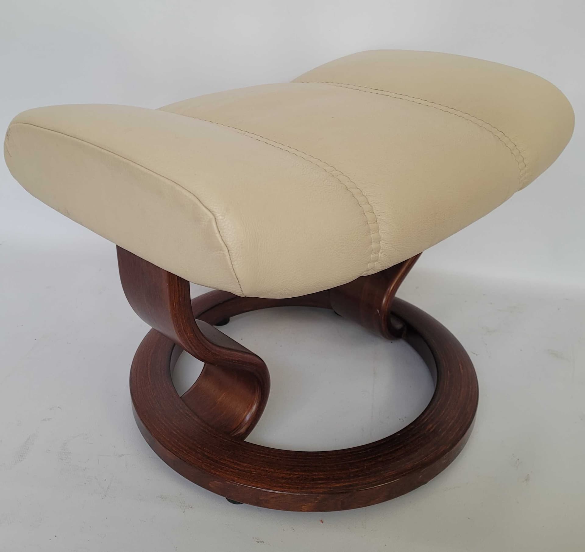 Ottoman Stressless, beige leather, reddish-brown wood, Scandinavia, 1970s. - 328393