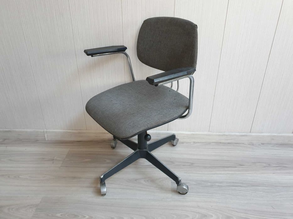 Office chair on casters, grey metal, grey fabric, black plastic, Germany, 1960s. - 328348