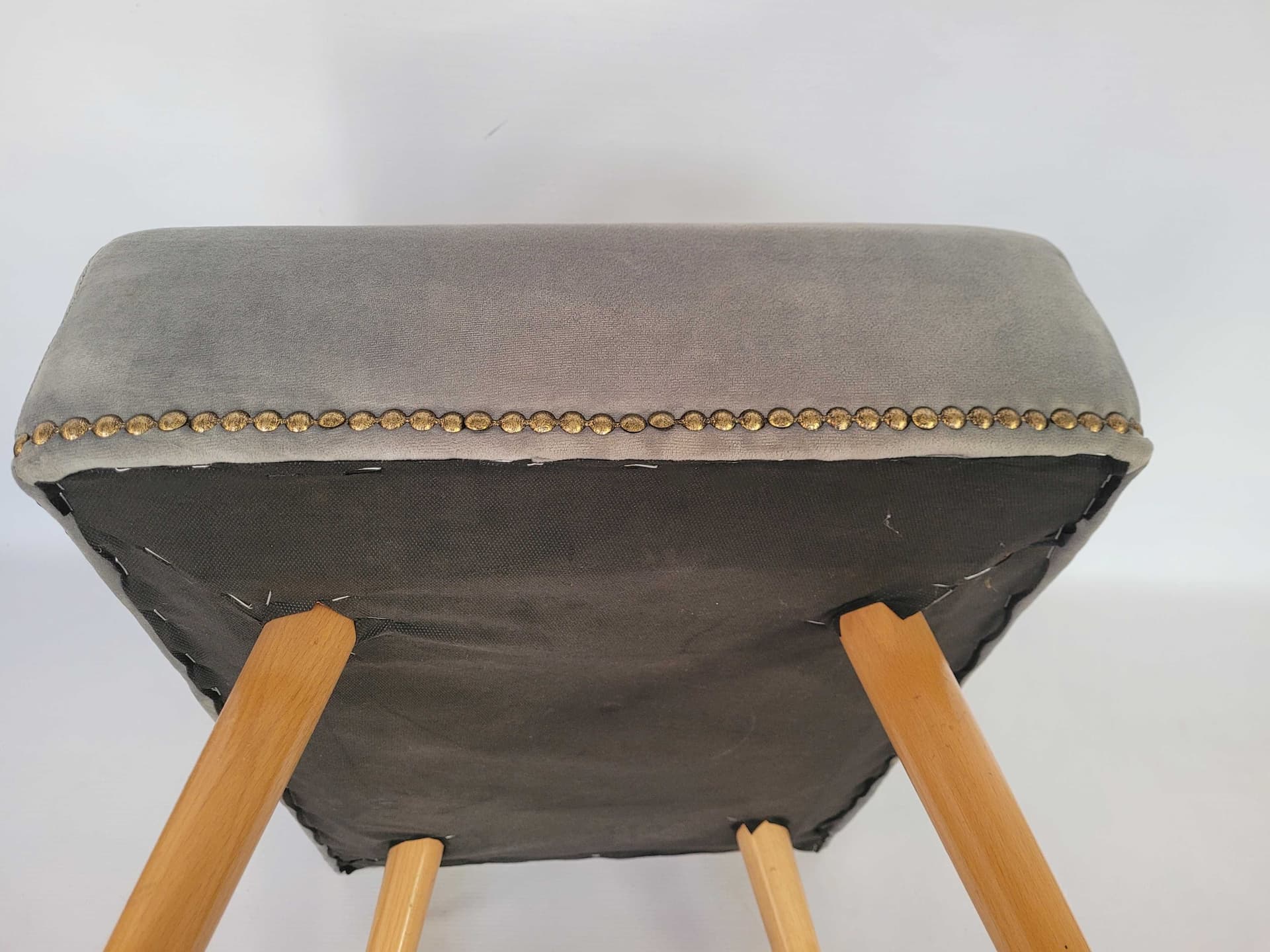 Stool Patyczak, light grey velvet, natural wood, Poland, 1970s. - 328686