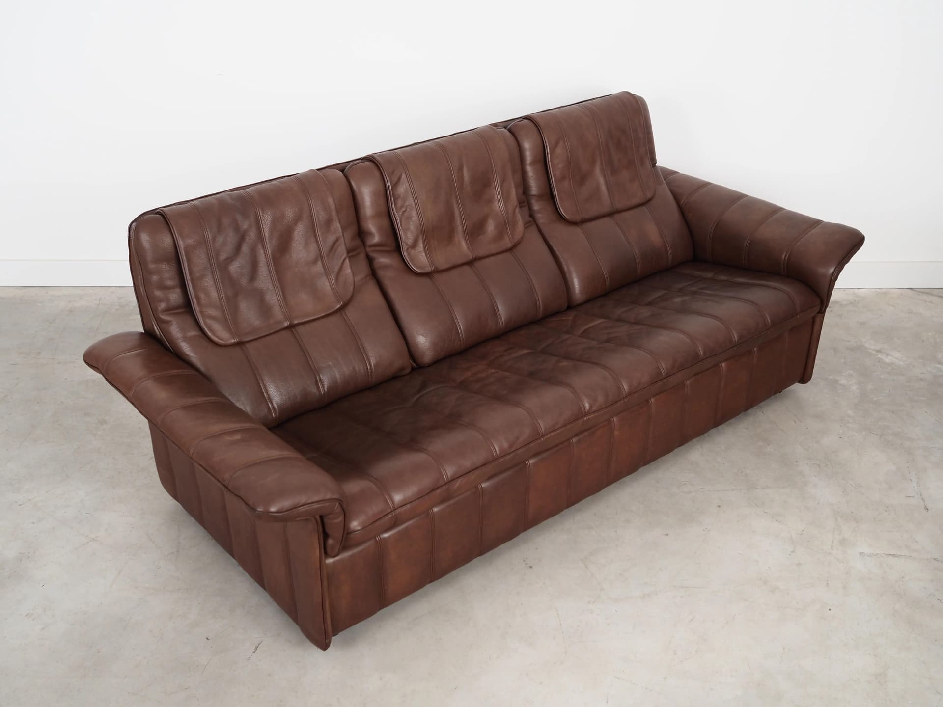 Sofa, brown leather, de Sede, Switzerland, 1970s. - 24744