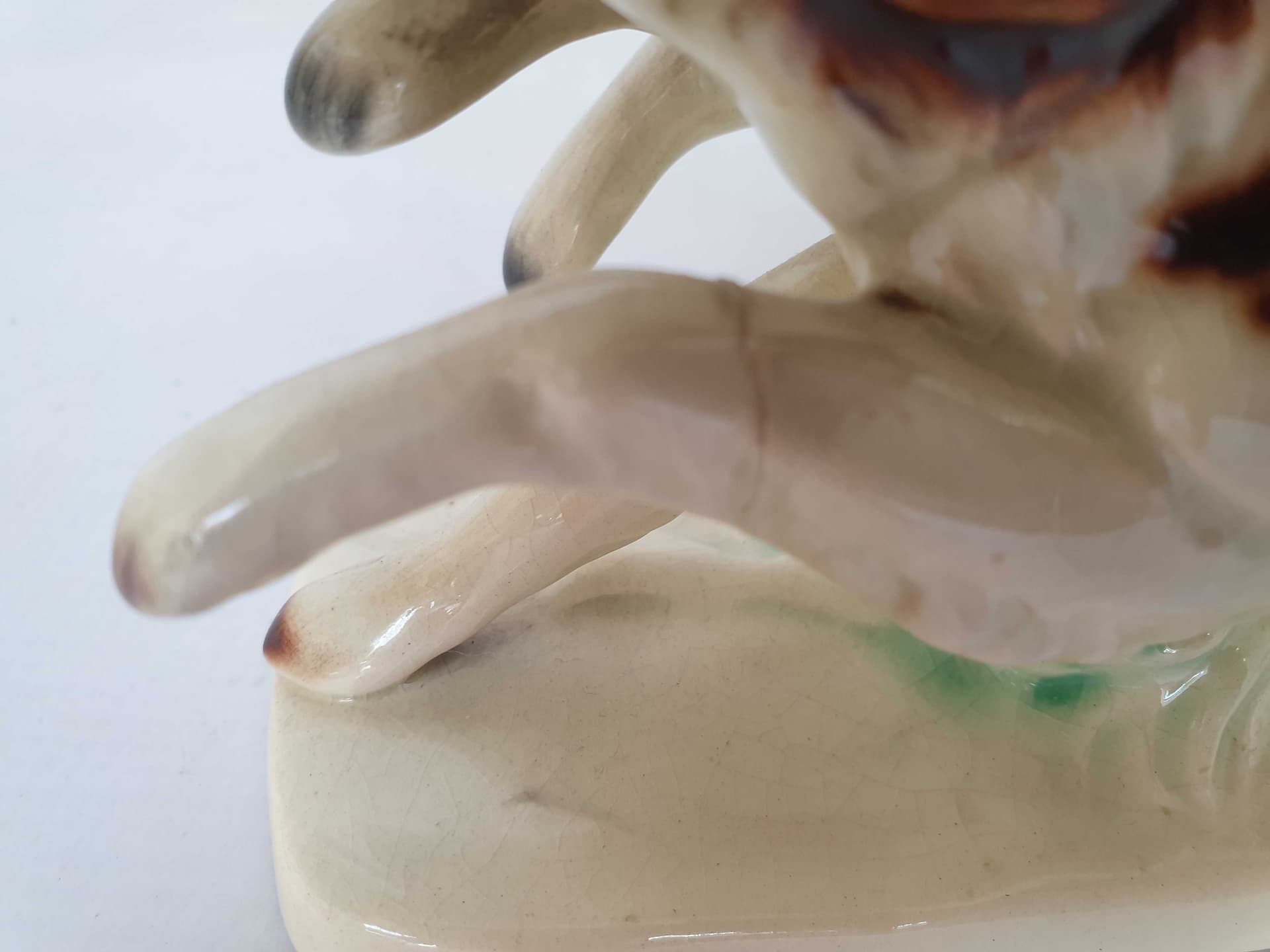 Figurine Hunting Dogs, beige brown black green, porcelain, 1970s. - 328617