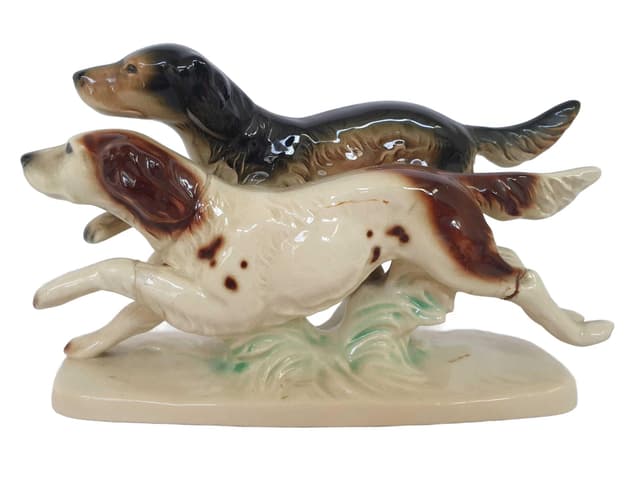 Figurine Hunting Dogs, beige brown black green, porcelain, 1970s. - DIMENSION