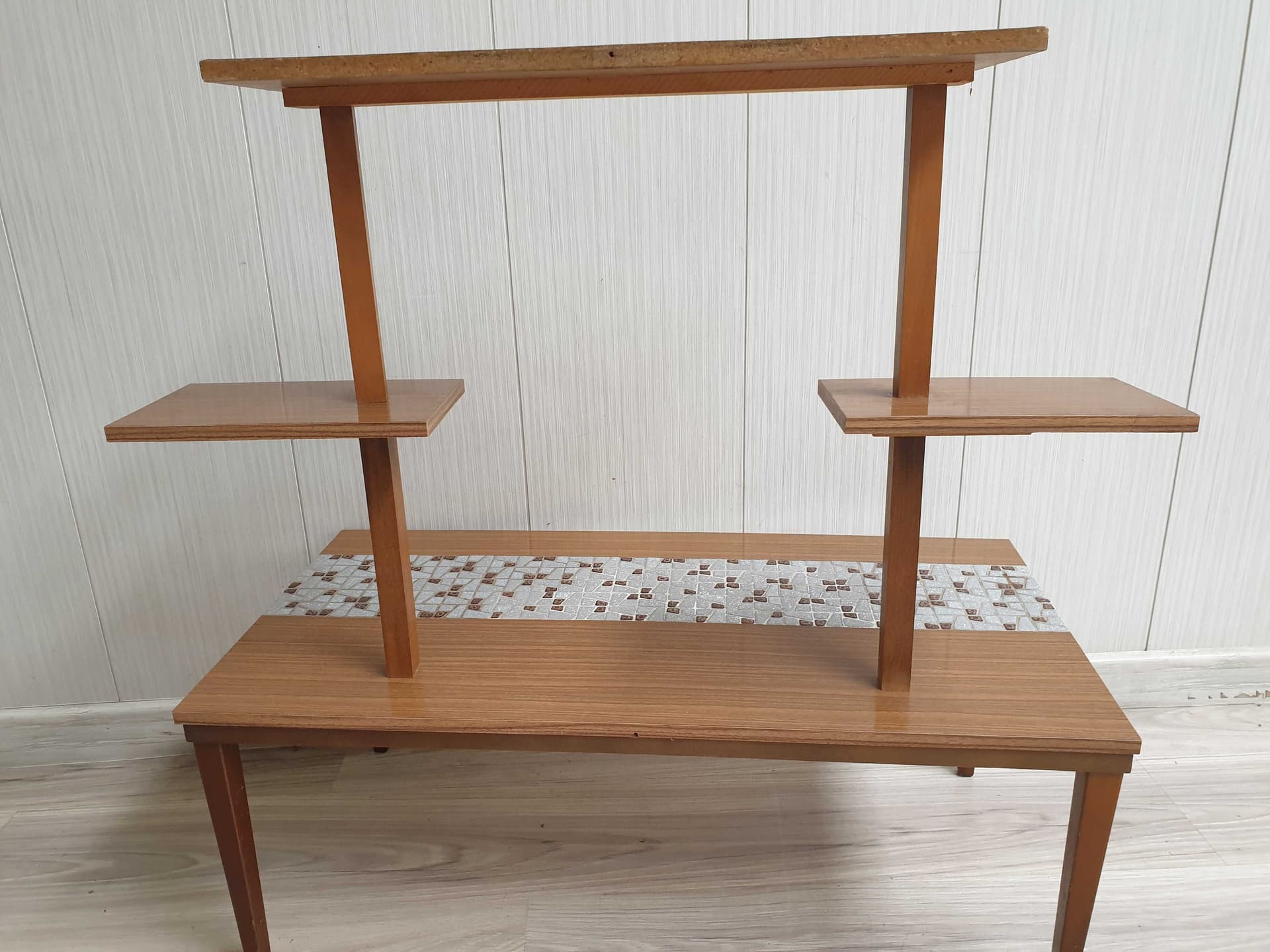 Kwietnik Łezka, brązowy, drewno fornirowane, mozaika ceramiczna, Polska, lata 60. - 331736