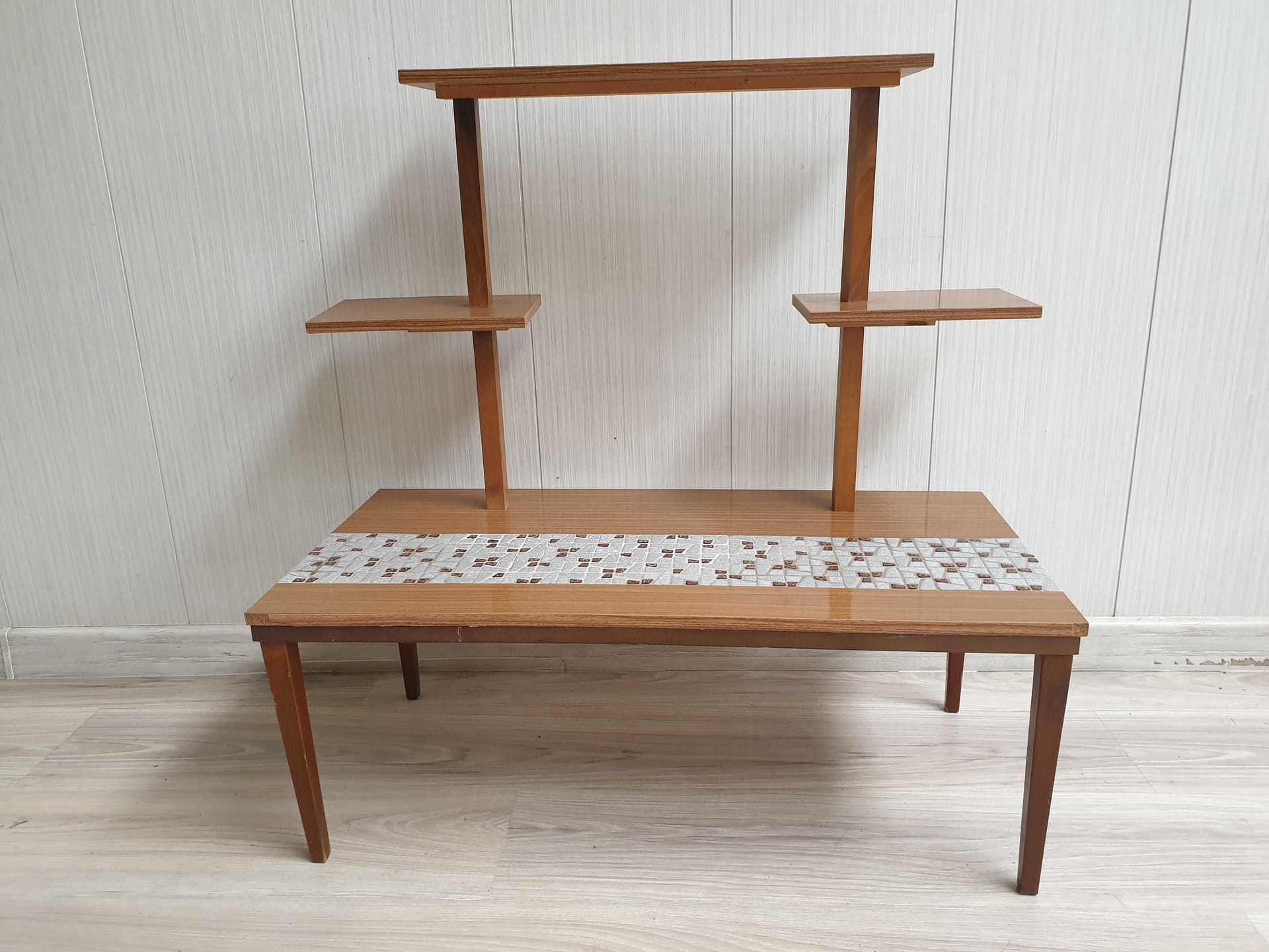 Kwietnik Łezka, brązowy, drewno fornirowane, mozaika ceramiczna, Polska, lata 60. - 331737
