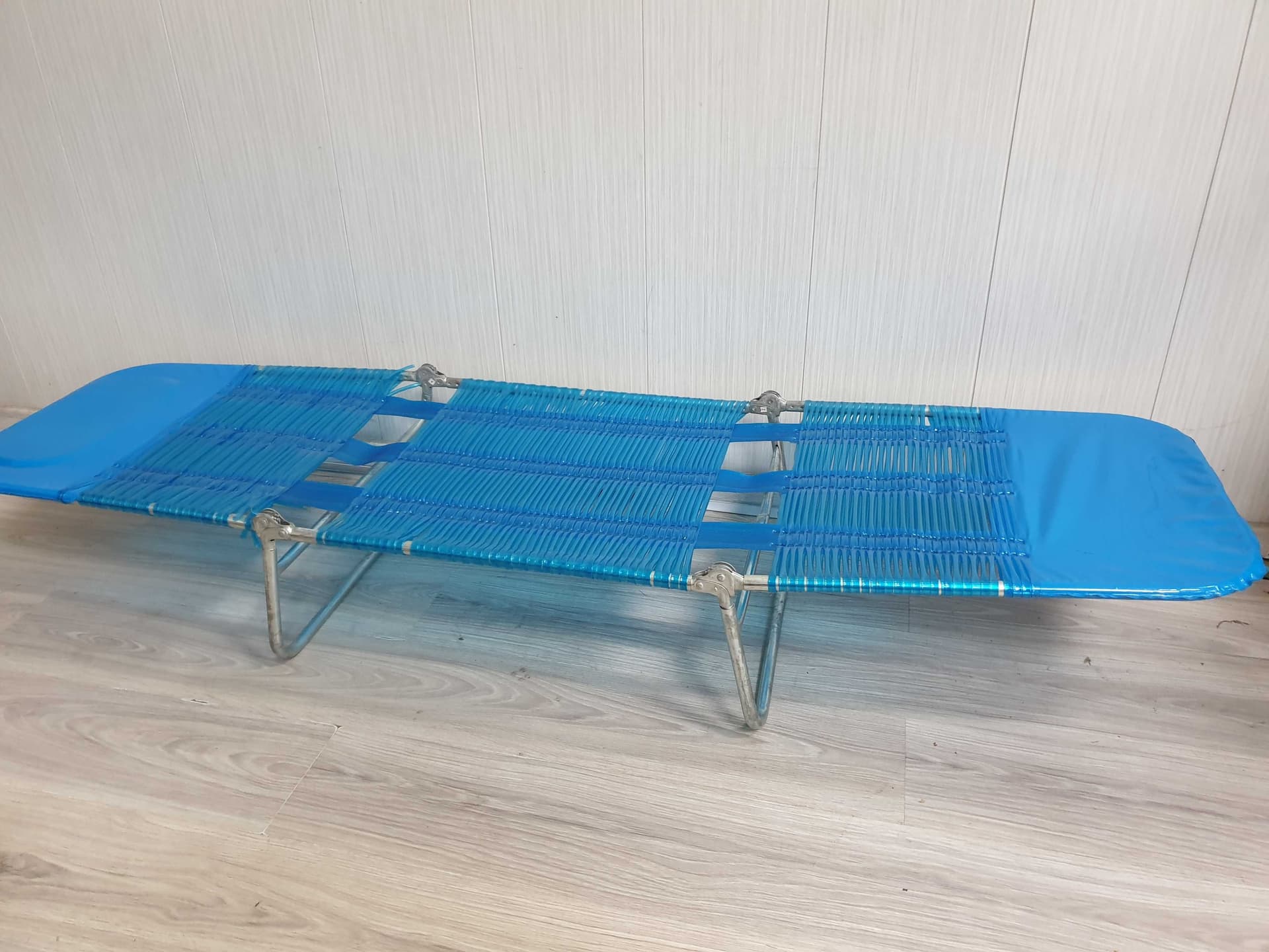Leżak Spaghetti, niebieski, plastik, metal srebrny, lata 80. - 331728