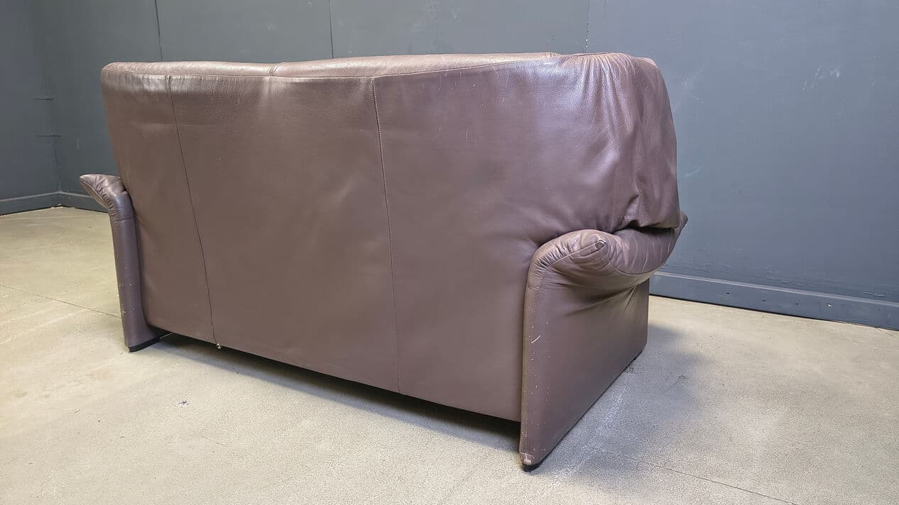 Two-seater sofa Porto Venere, brown leather, by V. Magistretti, Cassina, Italy, 1970s. - 331456