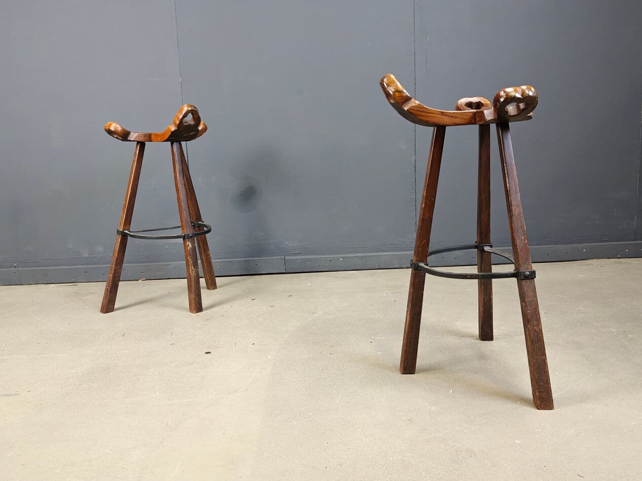 Set of eight brutalist bar stools, brown wood, black metal, Spain, 1960s. - 331309