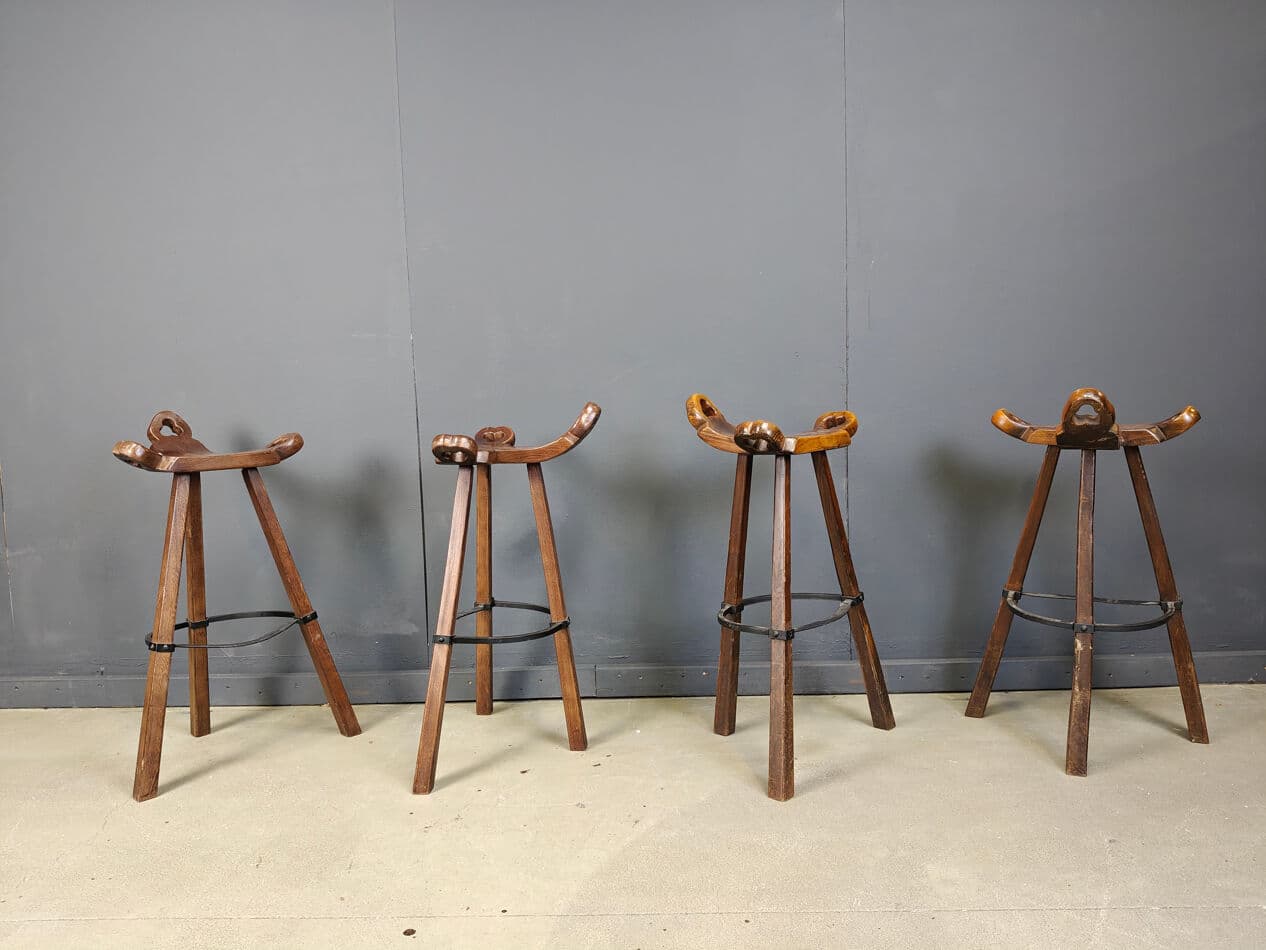 Set of eight brutalist bar stools, brown wood, black metal, Spain, 1960s. - 331317