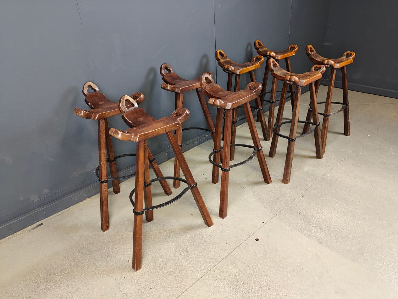 Set of eight brutalist bar stools, brown wood, black metal, Spain, 1960s. - 331313