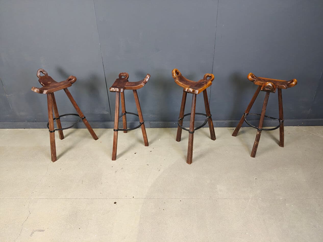Set of eight brutalist bar stools, brown wood, black metal, Spain, 1960s. - 331314