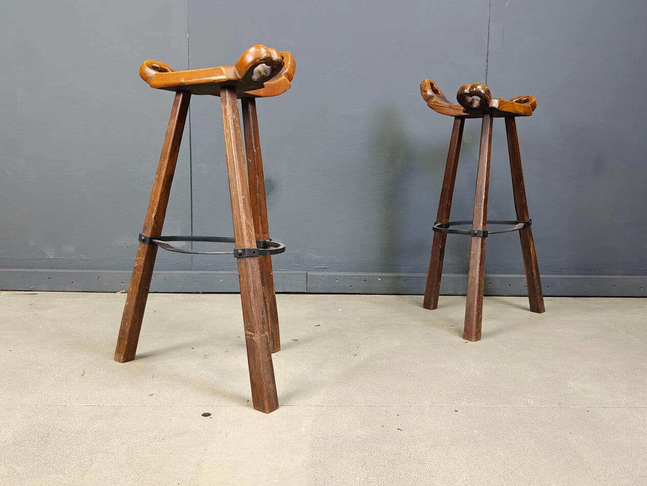 Set of eight brutalist bar stools, brown wood, black metal, Spain, 1960s. - 331318