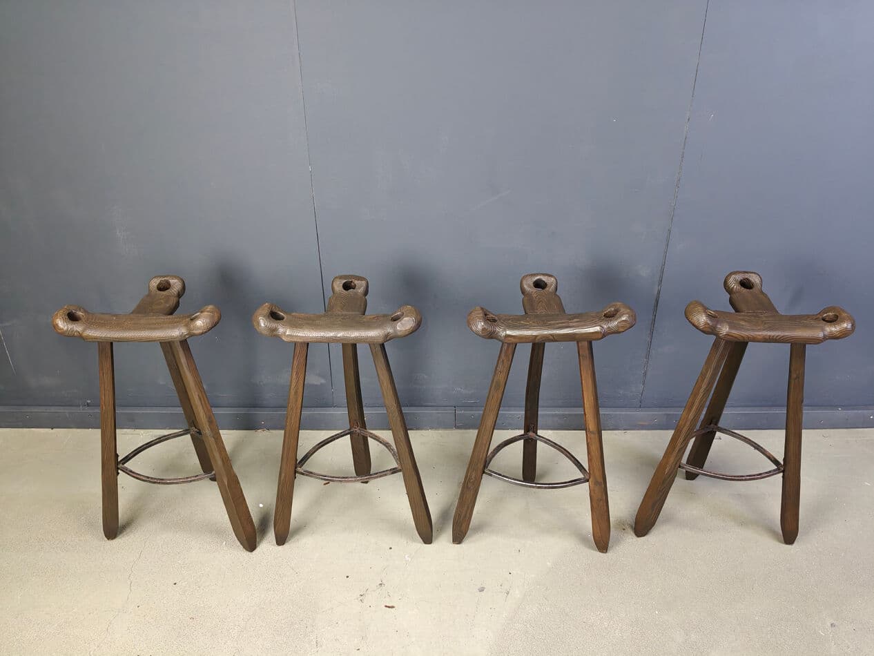 Set of four brutalist bar stools, brown wood, metal, Spain, 1960s. - 331288