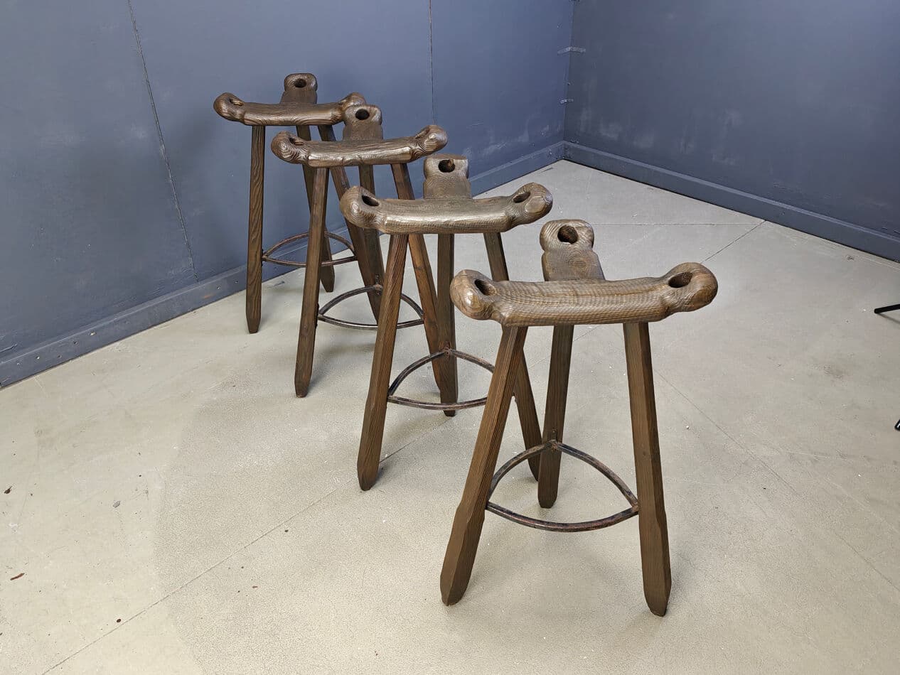 Set of four brutalist bar stools, brown wood, metal, Spain, 1960s. - 331286