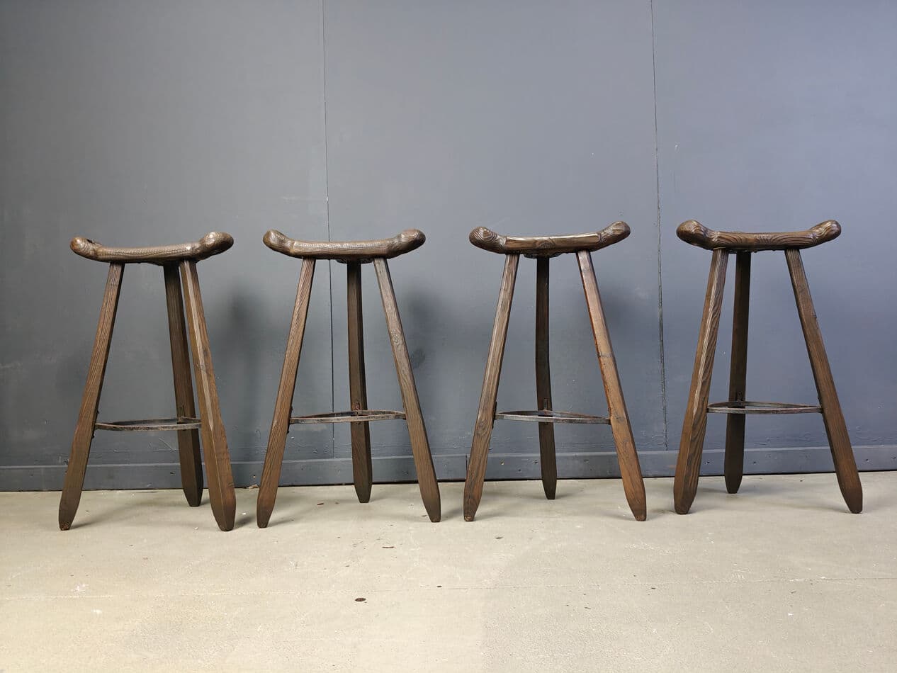 Set of four brutalist bar stools, brown wood, metal, Spain, 1960s. - 331290