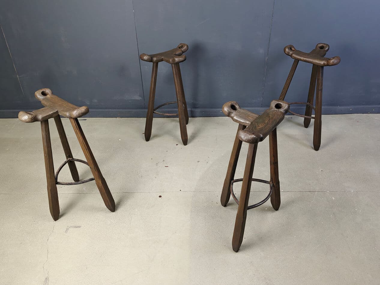 Set of four brutalist bar stools, brown wood, metal, Spain, 1960s. - 331292